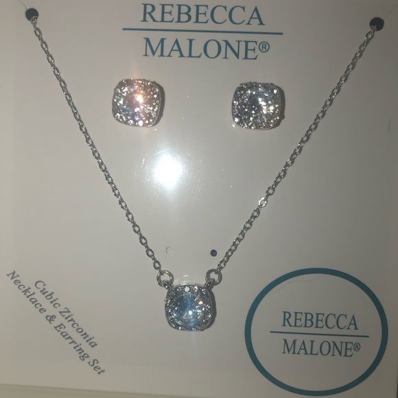 Pretty diamond look necklace and matching earrings set - Picture 5 of 6